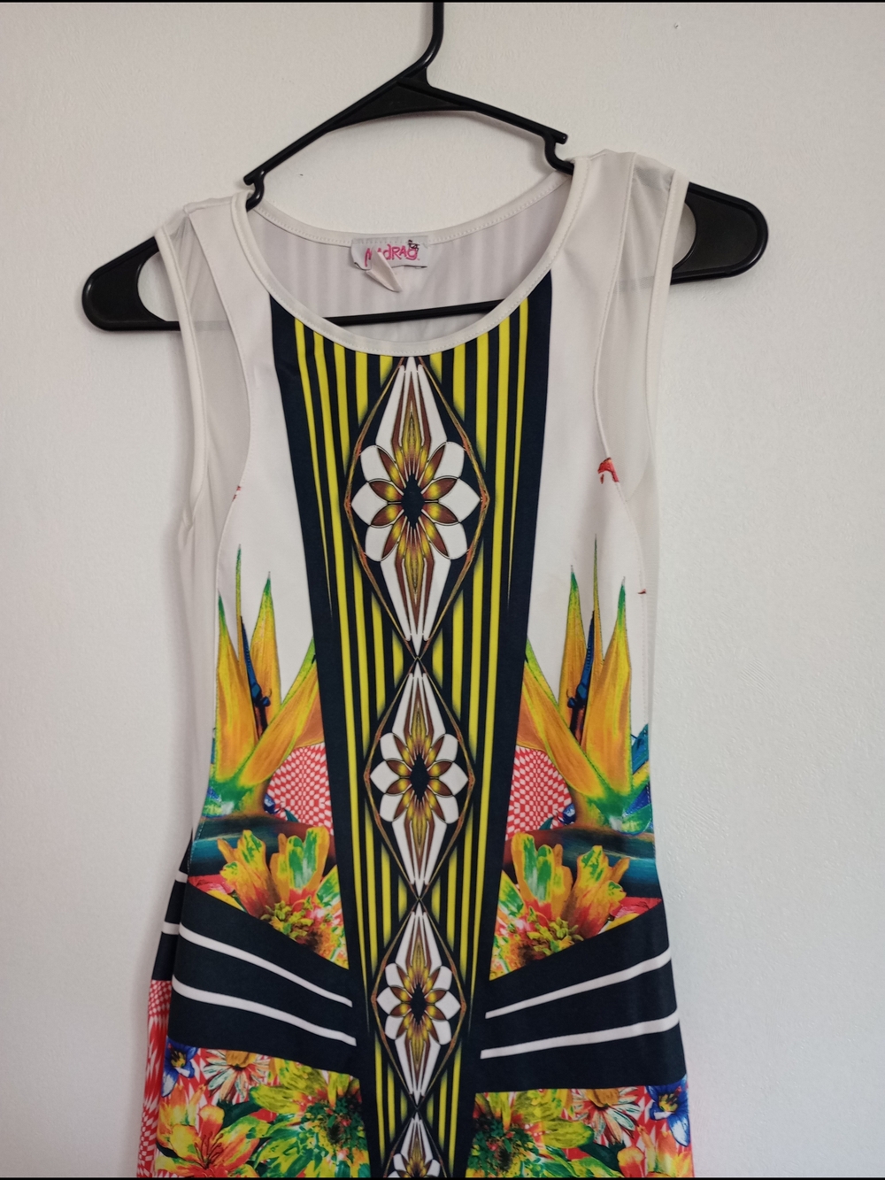 Sleeveless Multicolor Geo-Floral Midi Dress in White and Red Sz. M - Picture 2 of 13